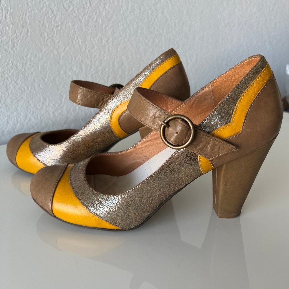 ALDO shoes Mary Jane heels Sz 39  US 8  Vintage 90s